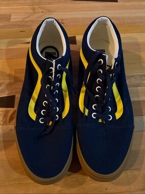 Vans Men’s Navy Canvas Sneakers with Yellow Side Stripe New with bag